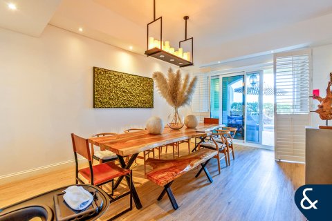 Купить квартиру в Marina Residences, Пальма Джумейра, Дубай: 2 спальни, 376м², № 75848 - фото 2