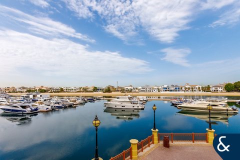 Купить квартиру в Marina Residences, Пальма Джумейра, Дубай: 2 спальни, 376м², № 75848 - фото 1