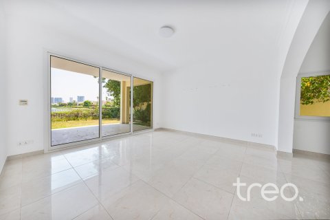 Villa in Meadows, Dubai 4 bedrooms, 385.27 sq.m. № 123499 - photo 4