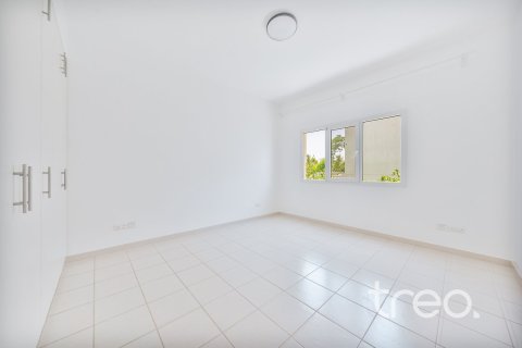 Villa in Meadows, Dubai 4 bedrooms, 385.27 sq.m. № 123499 - photo 23