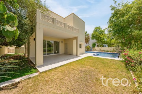 Villa in Meadows, Dubai 4 bedrooms, 385.27 sq.m. № 123499 - photo 24