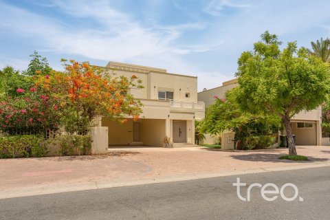 Villa in Meadows, Dubai 4 bedrooms, 385.27 sq.m. № 123499 - photo 28