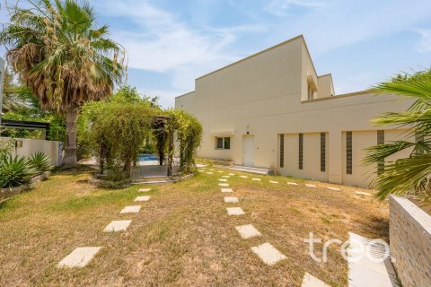Villa in Meadows, Dubai 4 bedrooms, 385.27 sq.m. № 123499 - photo 27