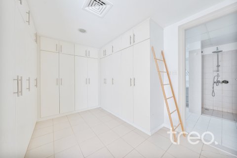 Villa in Meadows, Dubai 4 bedrooms, 385.27 sq.m. № 123499 - photo 21