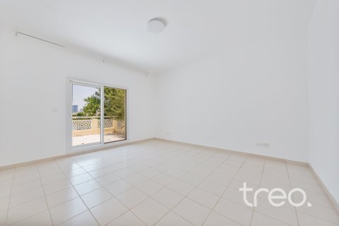 Villa in Meadows, Dubai 4 bedrooms, 385.27 sq.m. № 123499 - photo 20