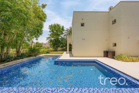 Villa in Meadows, Dubai 4 bedrooms, 385.27 sq.m. № 123499 - photo 29