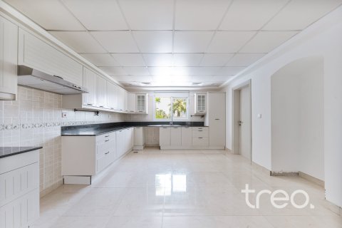 Villa in Meadows, Dubai 4 bedrooms, 385.27 sq.m. № 123499 - photo 7