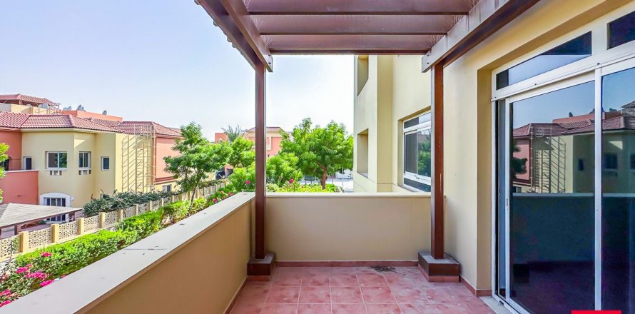 Квартира в Дубае, 3 спальни, 255м², № 64372