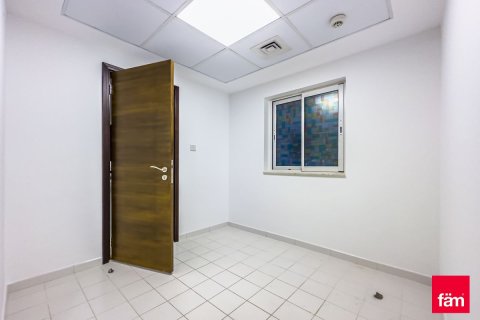 Снять в аренду квартиру в Дубае: 3 спальни, 255м², № 64372 - фото 25