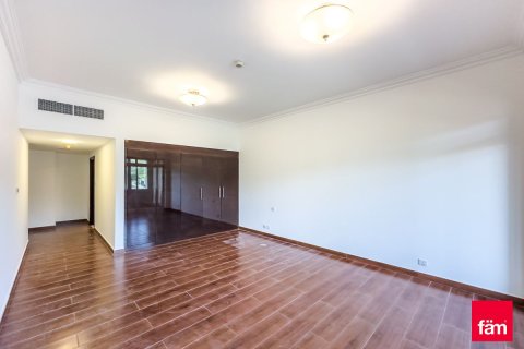 Снять в аренду квартиру в Дубае: 3 спальни, 255м², № 64372 - фото 3