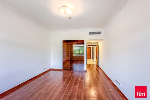 Снять в аренду квартиру в Дубае: 3 спальни, 255м², № 64372 - фото 10