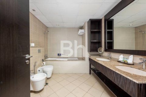 Apartment in Palm Jumeirah, Dubai 2 bedrooms, 169 sq.m. № 21731 - photo 2