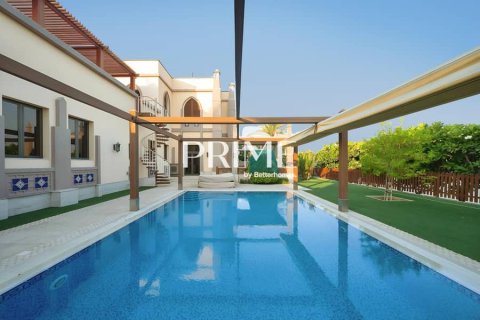 Villa en Palm Jumeirah, Dubai, 5 dormitorios, 1245 m², № 21714 - foto 5