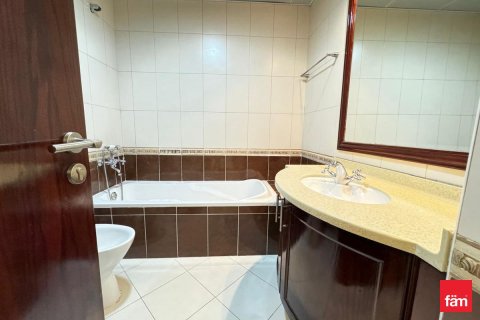 Apartment in Dubai Marina, Dubai 2 bedrooms, 143.6 sq.m. № 110183 - photo 2