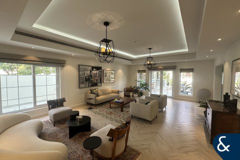Villa en Arabian Ranches, Dubai, 5 dormitorios, 409 m², № 91476 - foto 2