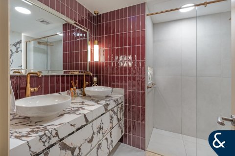 Apartment in Motor City, Dubai 3 bedrooms, 198 sq.m. № 91478 - photo 16