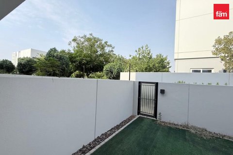 Villa in Dubai 3 bedrooms, 160.6 sq.m. № 134892 - photo 2