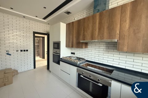 Villa in Al Furjan, Dubai 5 bedrooms, 600 sq.m. № 88515 - photo 8