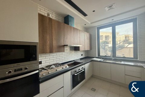 Villa in Al Furjan, Dubai 5 bedrooms, 600 sq.m. № 88515 - photo 7