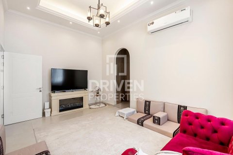 Villa in Nadd Al Sheba, Dubai 5 bedrooms, 3399.97 sq.m. № 136648 - photo 14
