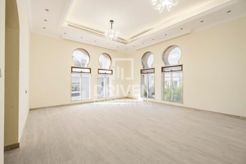 Villa in Al Quoz, Dubai 7 bedrooms, 1114.84 sq.m. № 136647 - photo 26