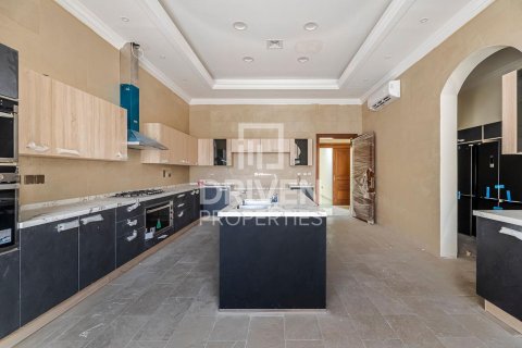 Villa in Al Quoz, Dubai 7 bedrooms, 1114.84 sq.m. № 136647 - photo 19