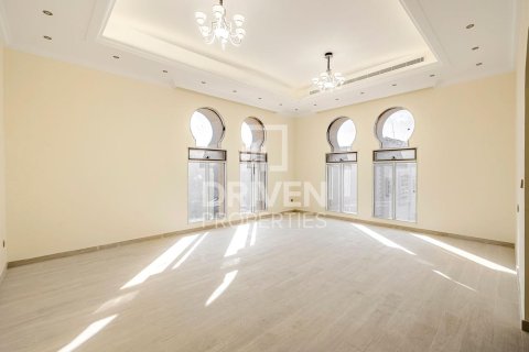 Villa in Al Quoz, Dubai 7 bedrooms, 1114.84 sq.m. № 136647 - photo 28