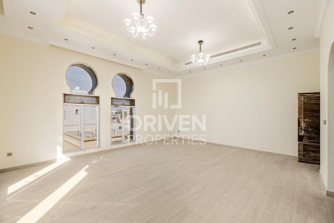 Villa in Al Quoz, Dubai 7 bedrooms, 1114.84 sq.m. № 136647 - photo 11