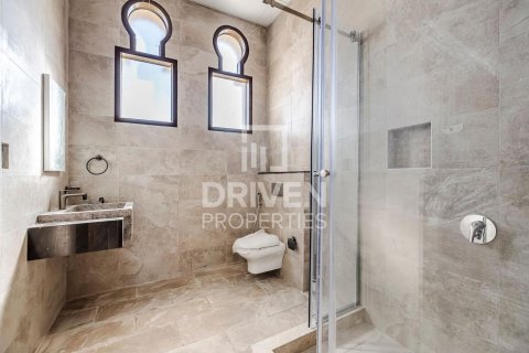 Villa in Al Quoz, Dubai 7 bedrooms, 1114.84 sq.m. № 136647 - photo 10