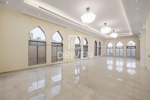 Villa in Al Quoz, Dubai 7 bedrooms, 1114.84 sq.m. № 136647 - photo 3