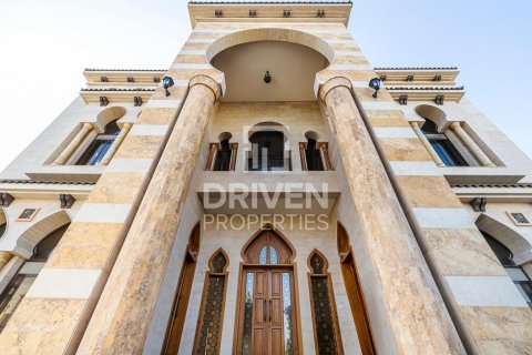 Villa in Al Quoz, Dubai 7 bedrooms, 1114.84 sq.m. № 136647 - photo 21
