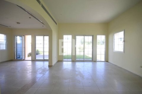 Villa à Jumeirah Village Triangle, Dubai, 2 chambres, 276 m², № 22063 - photo 5