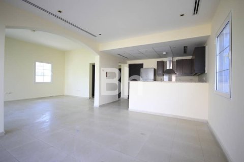 Villa à Jumeirah Village Triangle, Dubai, 2 chambres, 276 m², № 22063 - photo 2