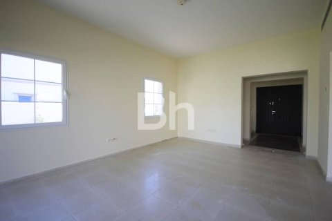 Villa à Jumeirah Village Triangle, Dubai, 2 chambres, 276 m², № 22063 - photo 1