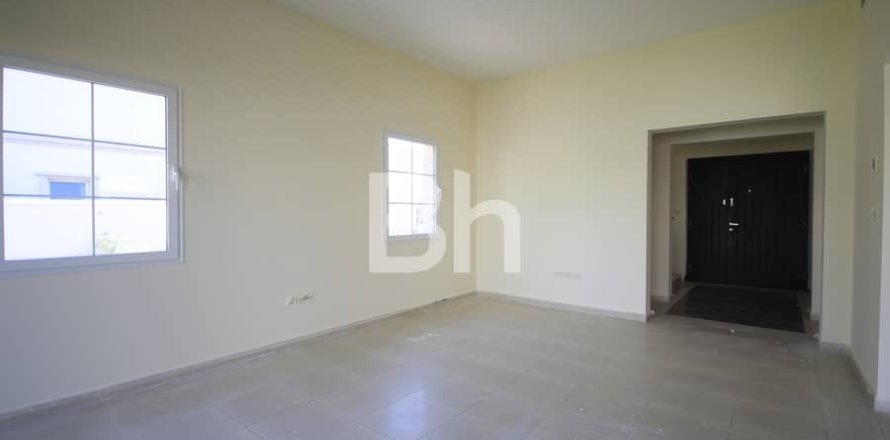 Villa à Jumeirah Village Triangle, Dubai, 2 chambres, 276 m², № 22063