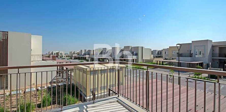 Таунхаус в Dubai South (Dubai World Central), Дубай, 2 спальни, 107м², № 22058