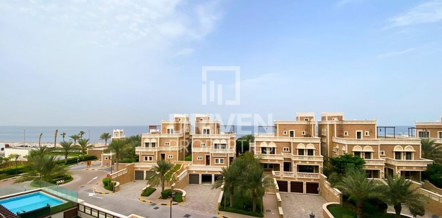 Apartment in The Crescent, Palm Jumeirah, Dubai 2 bedrooms, 183.11 sq.m. № 125150
