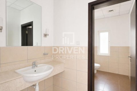 Villa in The Villa, Dubai 5 bedrooms, 934.6 sq.m. № 125152 - photo 22