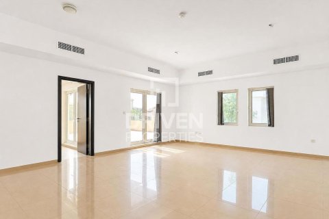 Villa in The Villa, Dubai 5 bedrooms, 934.6 sq.m. № 125152 - photo 4