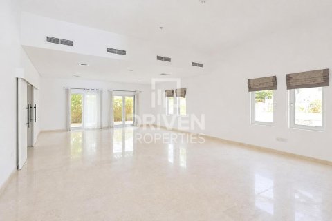Villa in The Villa, Dubai 5 bedrooms, 934.6 sq.m. № 125152 - photo 2