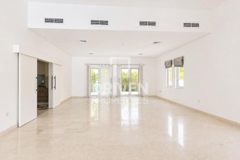 Villa in The Villa, Dubai 5 bedrooms, 934.6 sq.m. № 125152 - photo 3