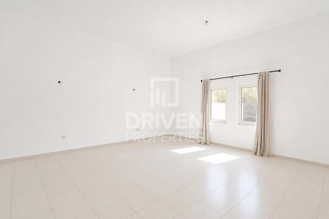 Villa in The Villa, Dubai 5 bedrooms, 934.6 sq.m. № 125152 - photo 11