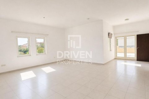 Villa in The Villa, Dubai 5 bedrooms, 934.6 sq.m. № 125152 - photo 13