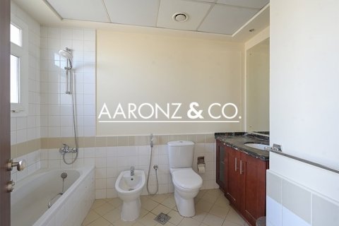 Villa en Arabian Ranches, Dubai, 2 dormitorios, 208 m², № 94329 - foto 17