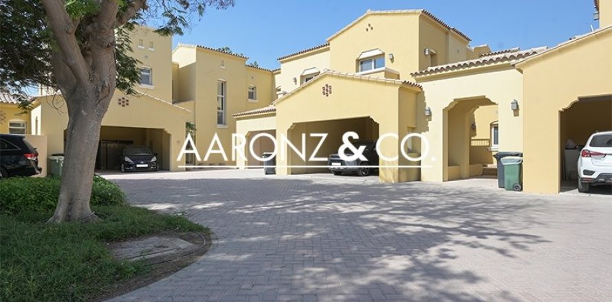 Villa en Arabian Ranches, Dubai, 2 dormitorios, 208 m², № 94329