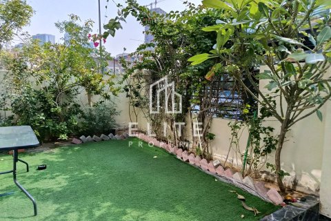 Villa in District 15, Jumeirah Village Circle, Dubai 4 bedrooms, 343 sq.m. № 121581 - photo 20
