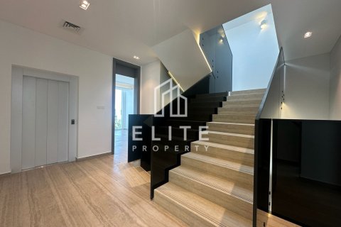 Villa in Al Barari, Dubai 4 bedrooms, 220 sq.m. № 121582 - photo 5