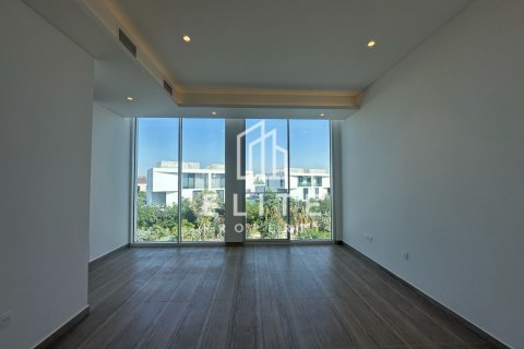 Villa in Al Barari, Dubai 4 bedrooms, 220 sq.m. № 121582 - photo 18