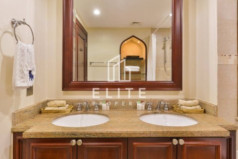 Apartment in Dubai 2 bedrooms, 131 sq.m. № 121585 - photo 24
