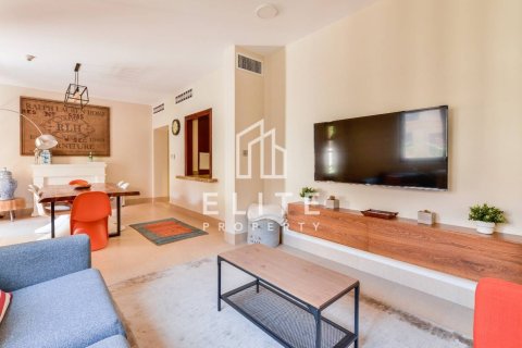 Apartment in Dubai 2 bedrooms, 131 sq.m. № 121585 - photo 2